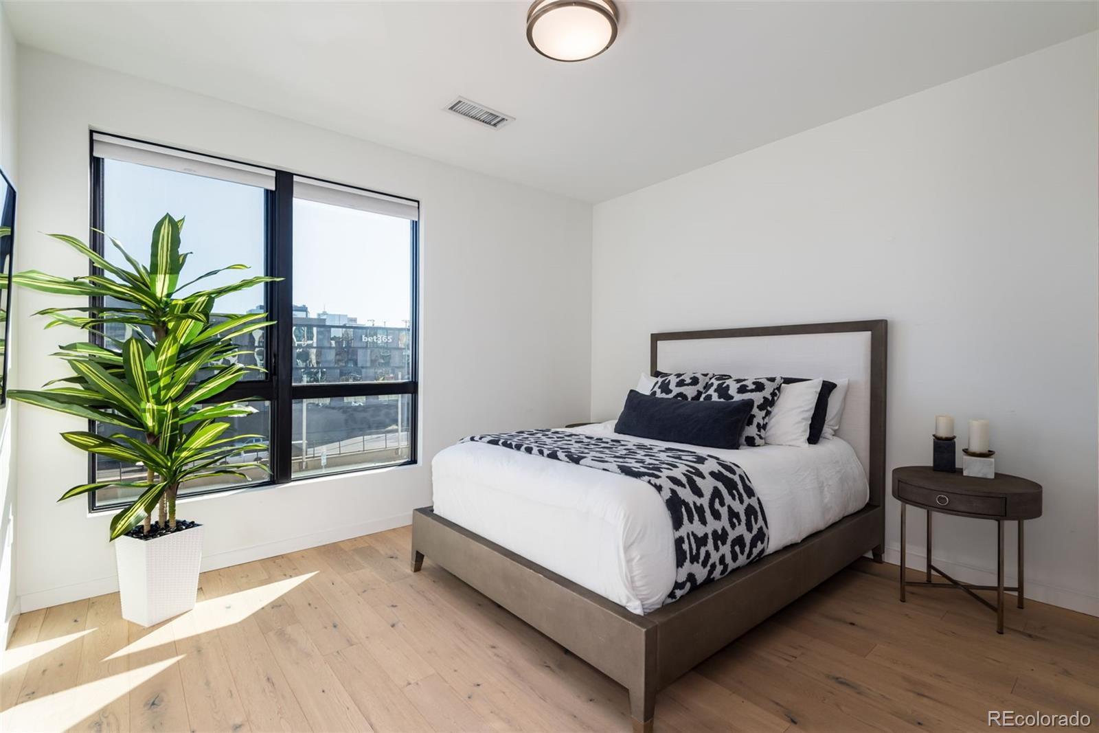 1735 Central Street Unit: 212