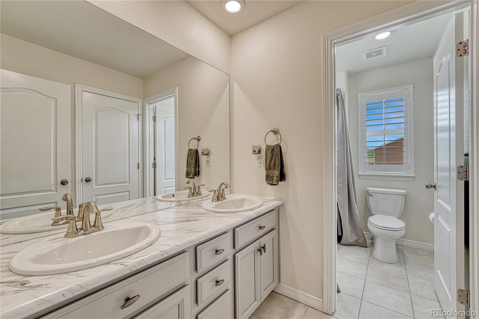 27819 E Clifton Place