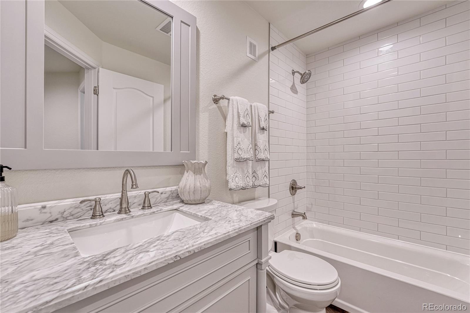 27819 E Clifton Place