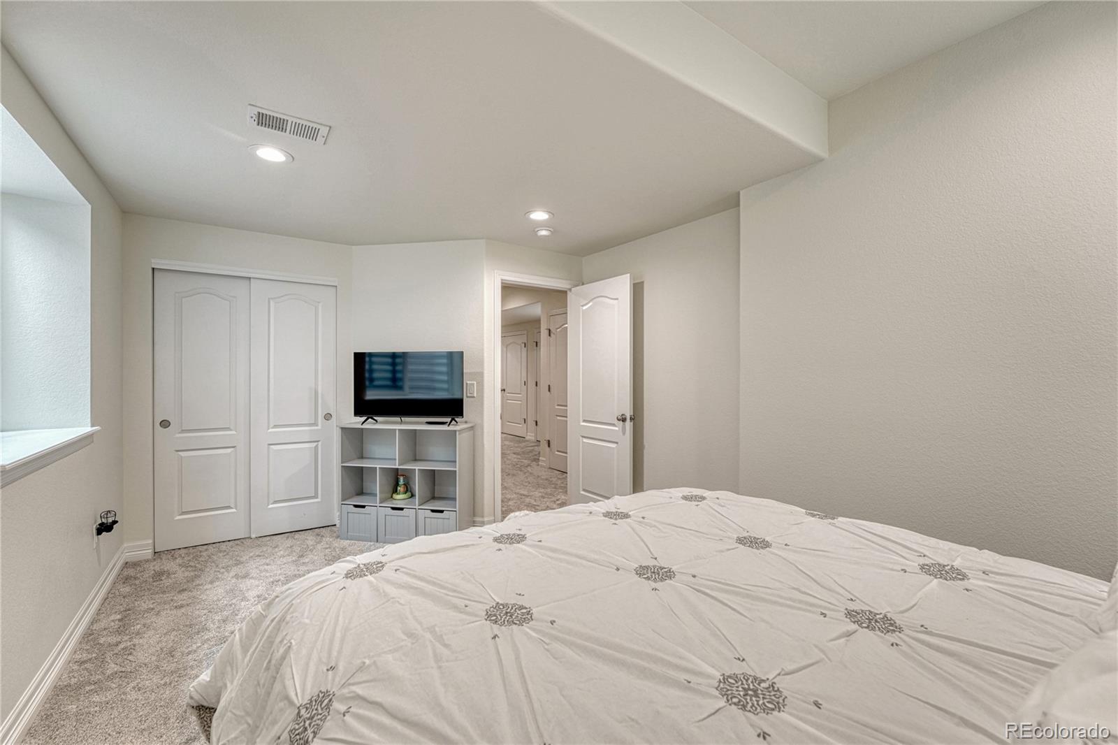 27819 E Clifton Place