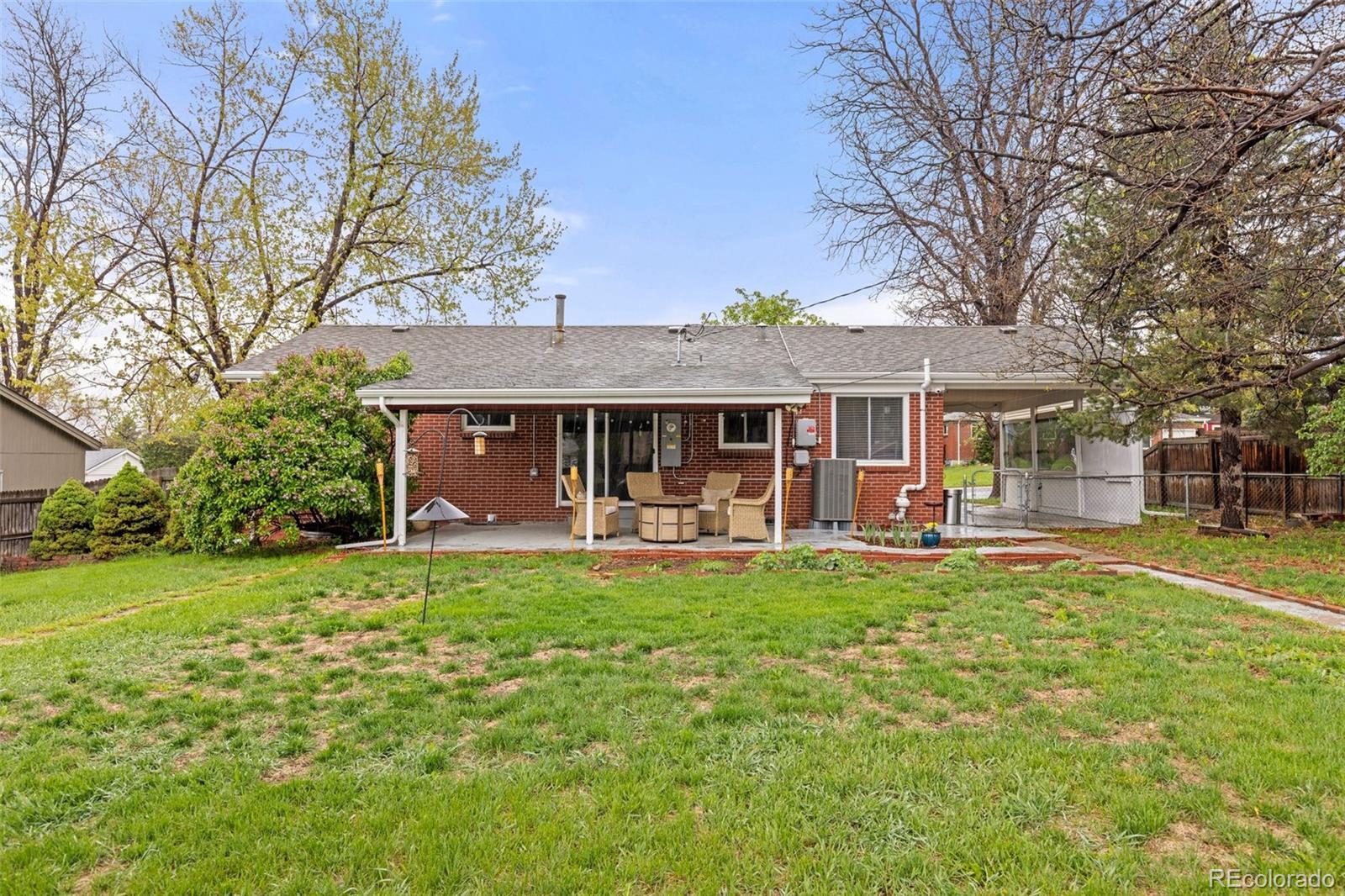 3379 W Wagon Trail Drive