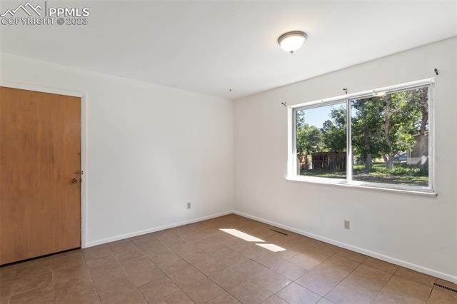 1211 Moffat Circle