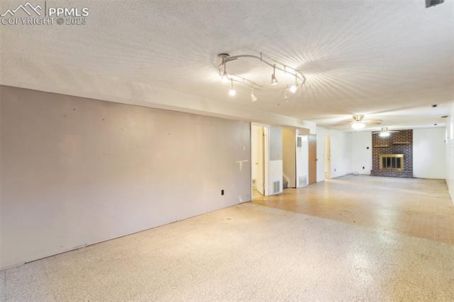 1211 Moffat Circle