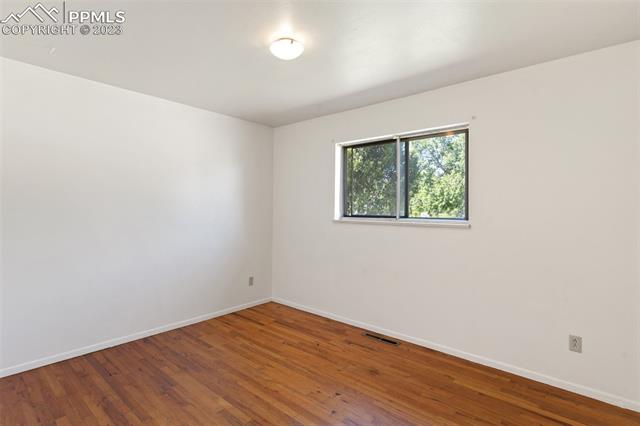 1211 Moffat Circle