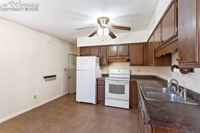 1211 Moffat Circle