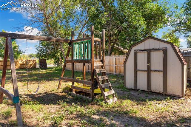 1211 Moffat Circle