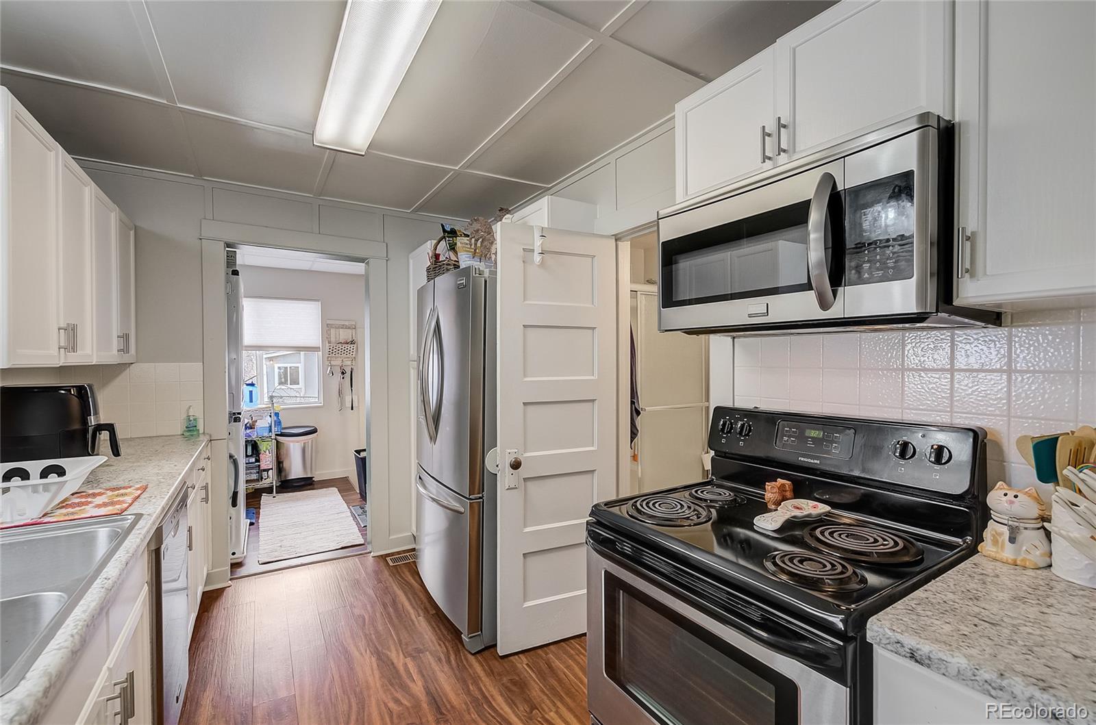 9030 W 64th Place