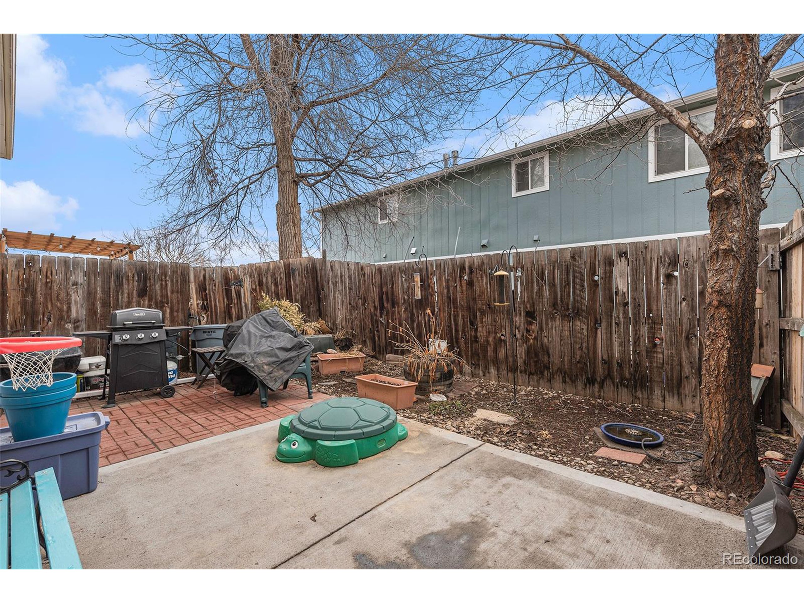220 E 8th Ave