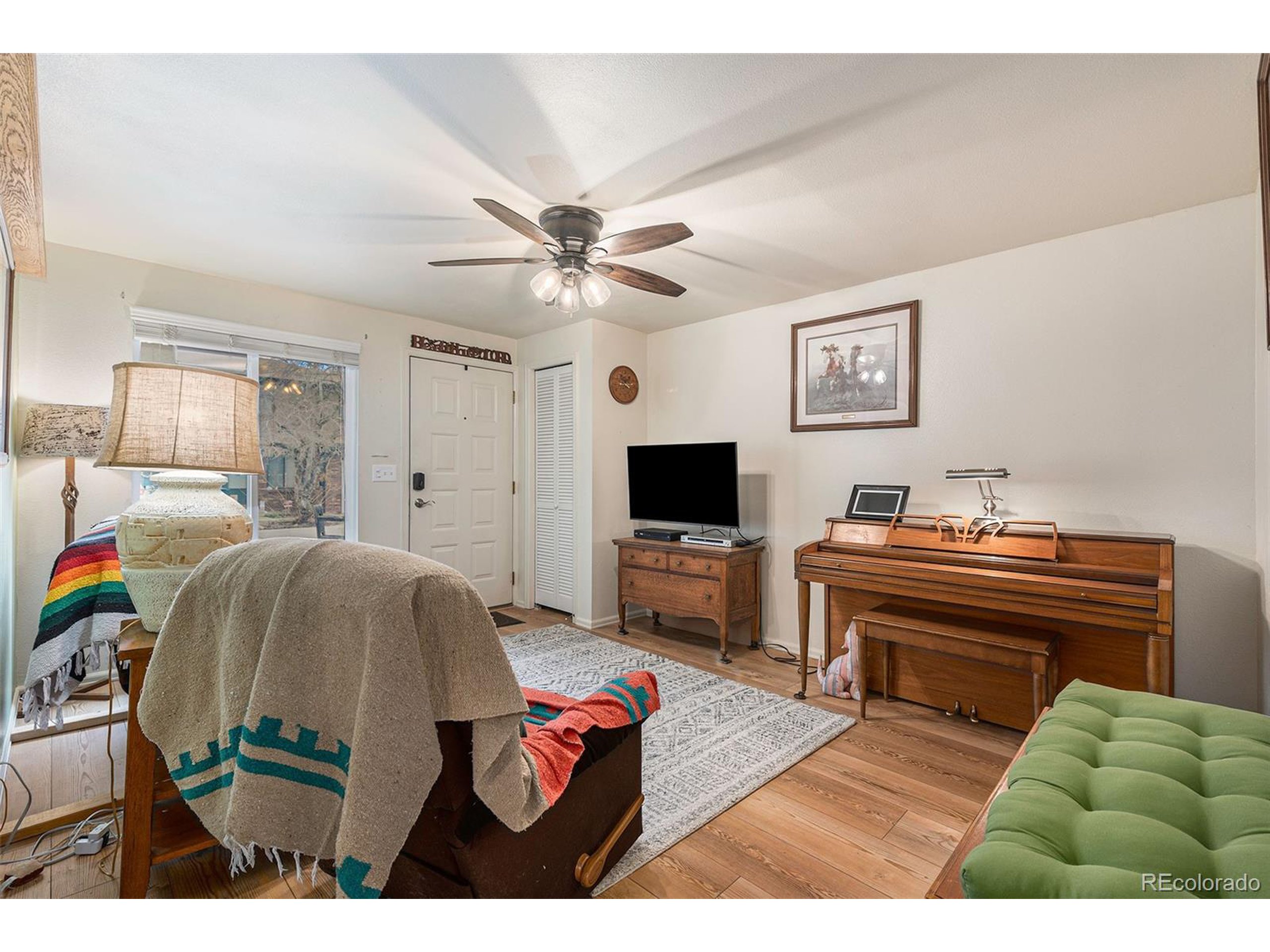 220 E 8th Ave