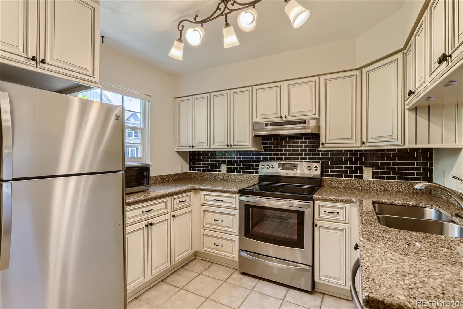 1811 S Quebec Way Unit: 18