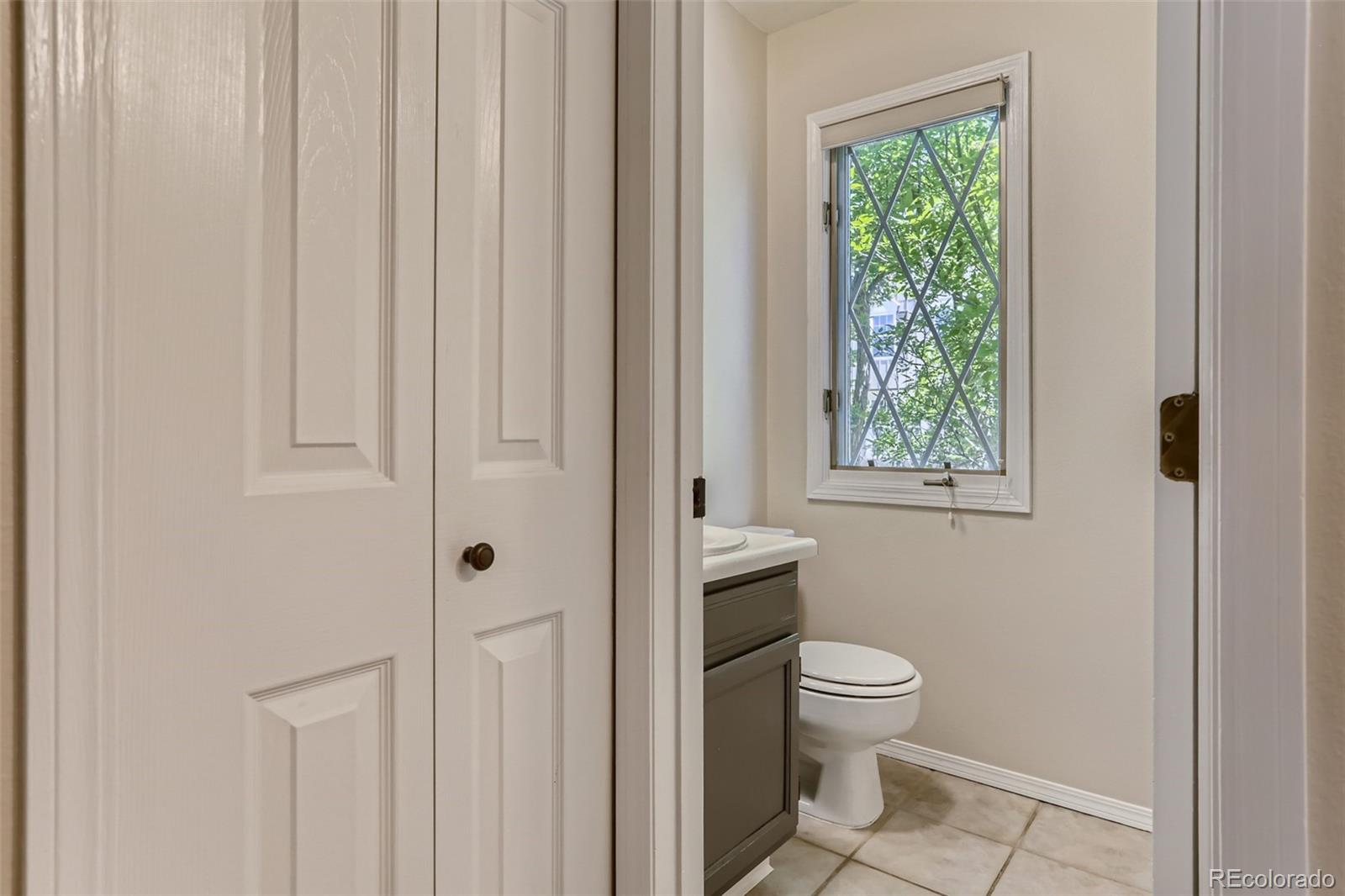 1811 S Quebec Way Unit: 18