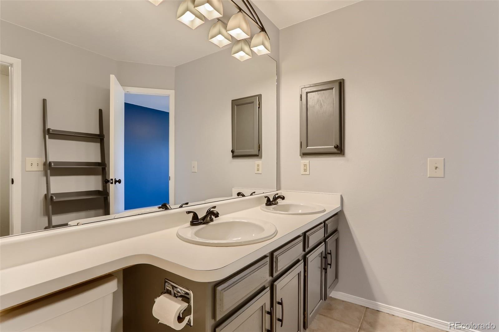1811 S Quebec Way Unit: 18