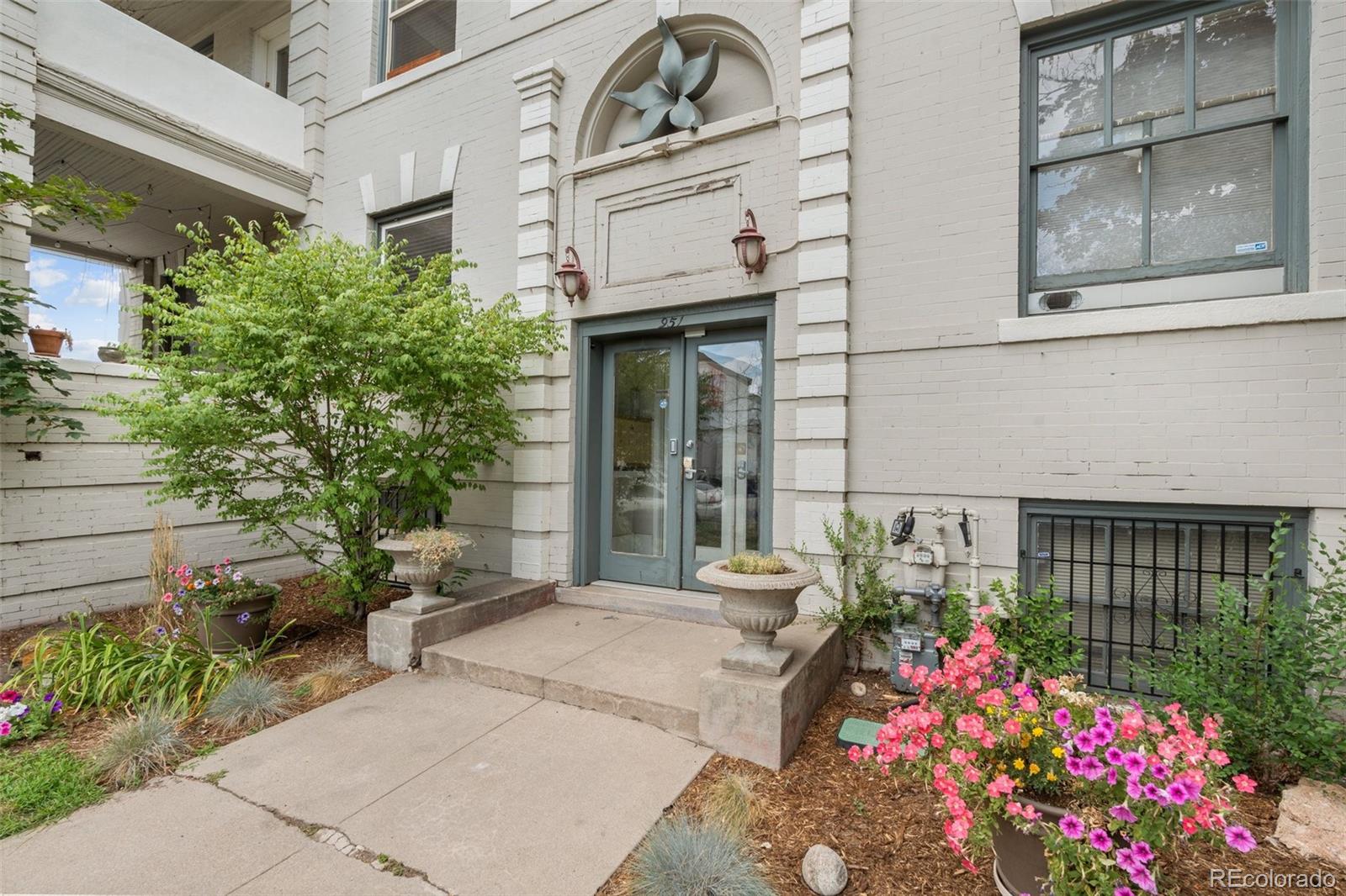 951 N Corona Street Unit: 1