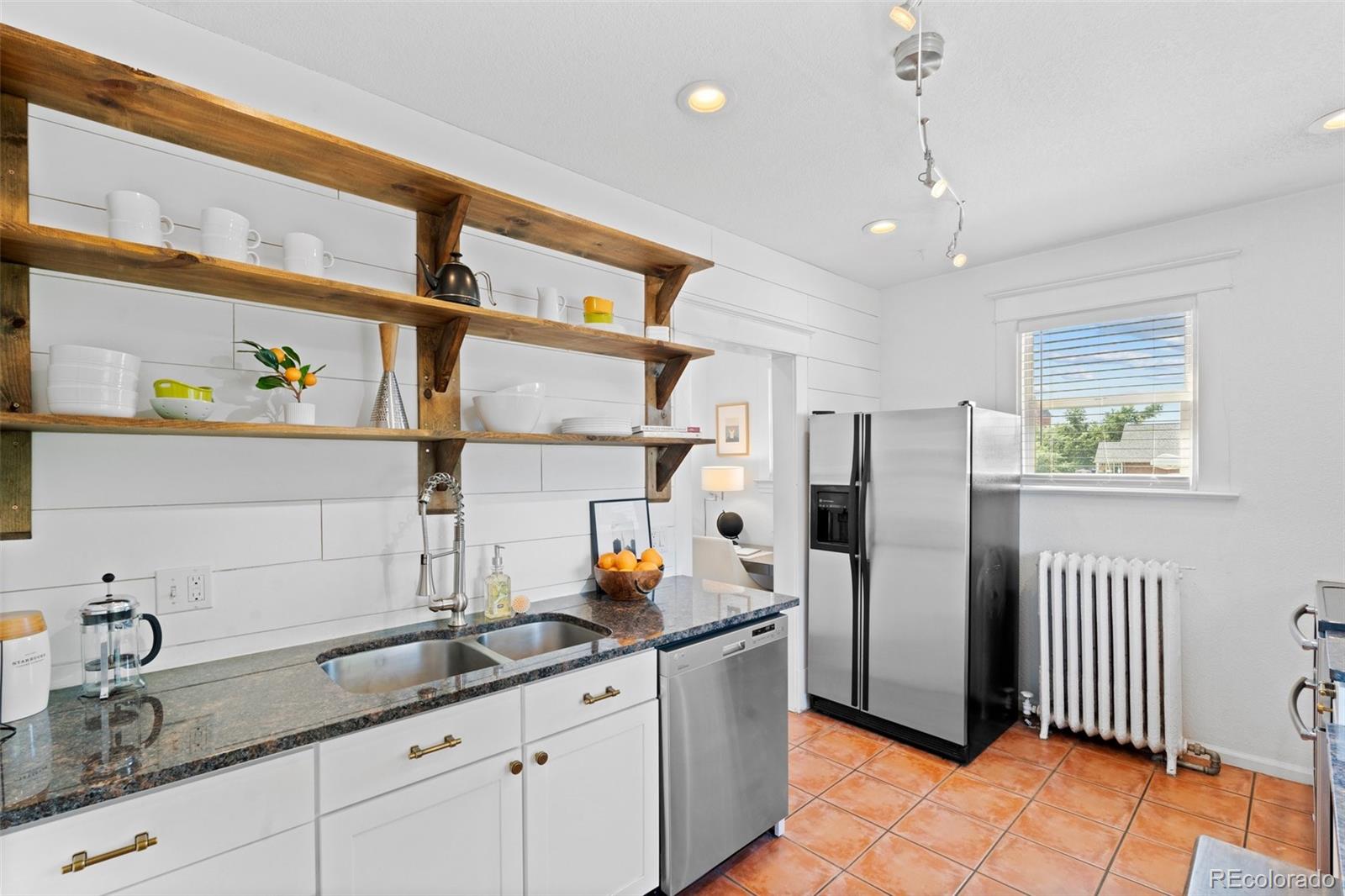 951 N Corona Street Unit: 1