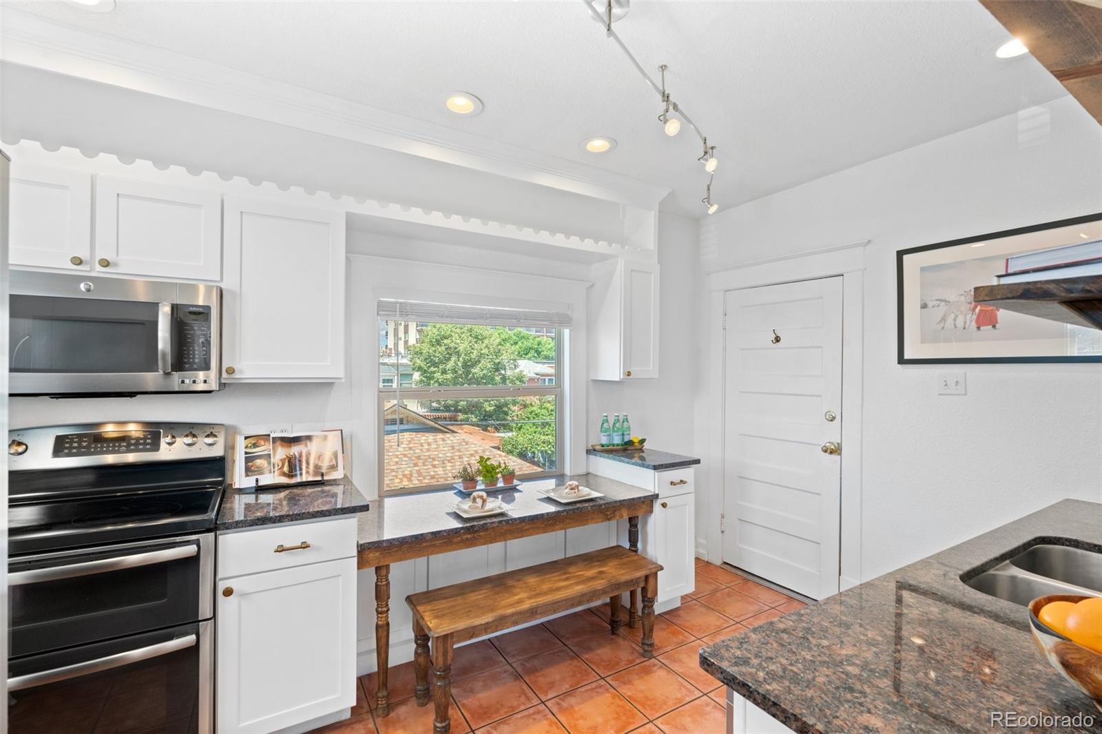 951 N Corona Street Unit: 1