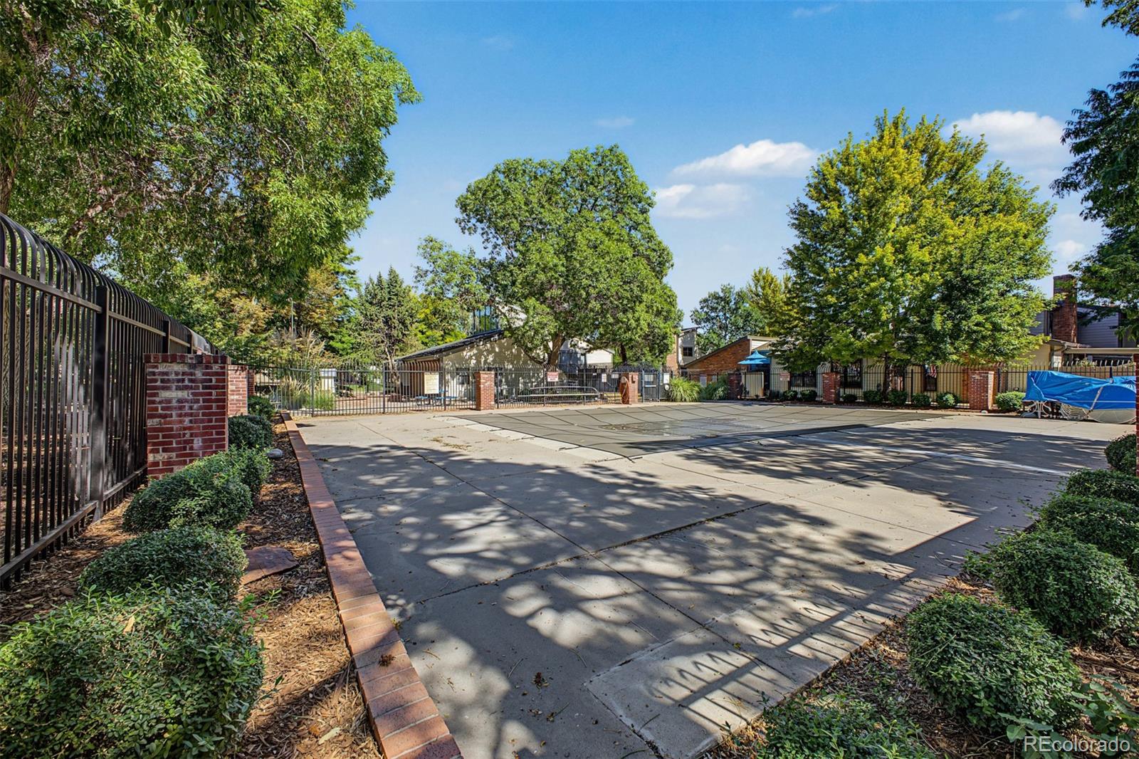 7925 W Layton Avenue Unit: 400