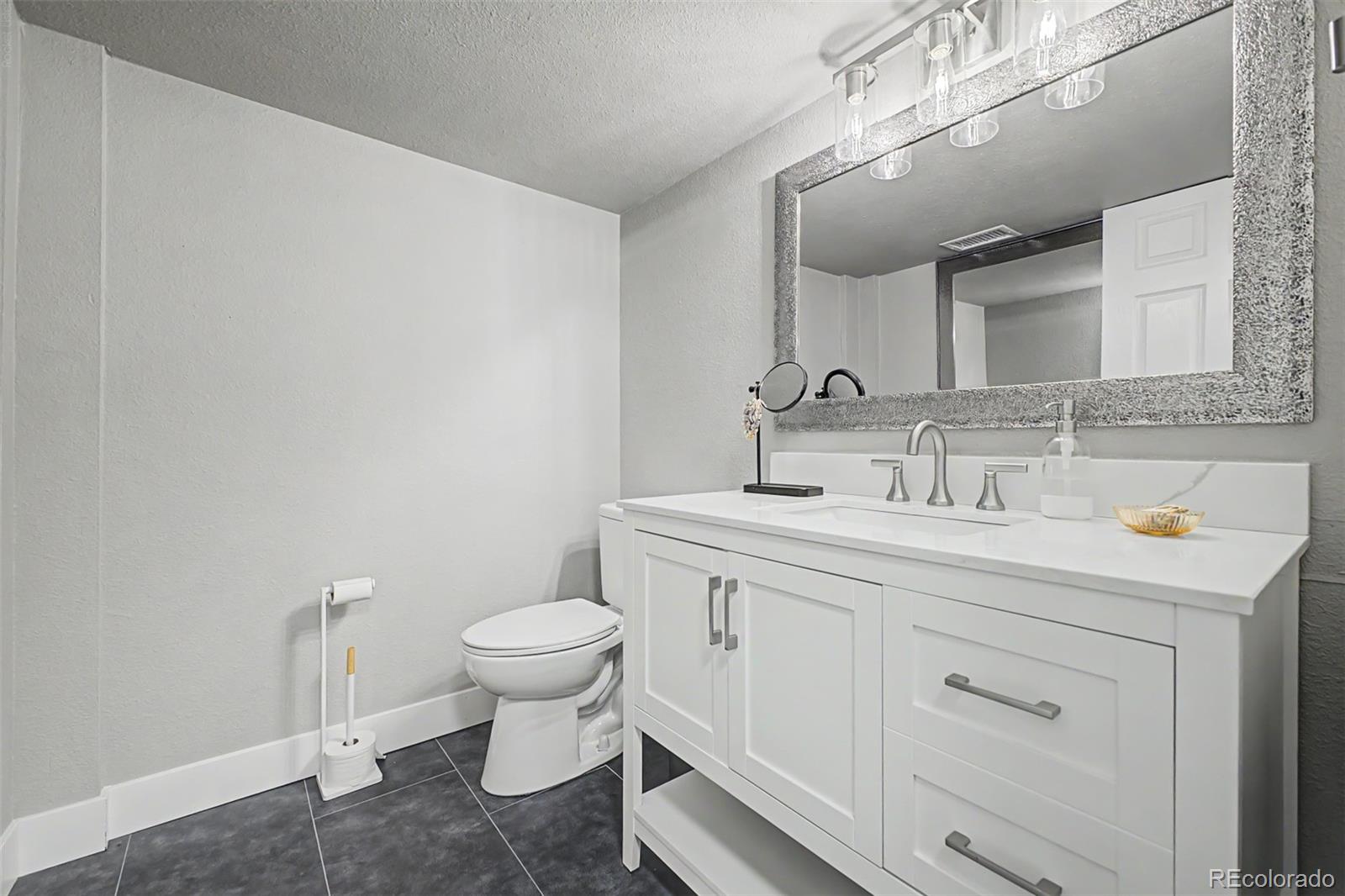 7925 W Layton Avenue Unit: 400