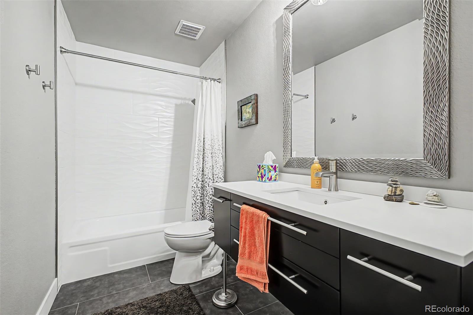 7925 W Layton Avenue Unit: 400