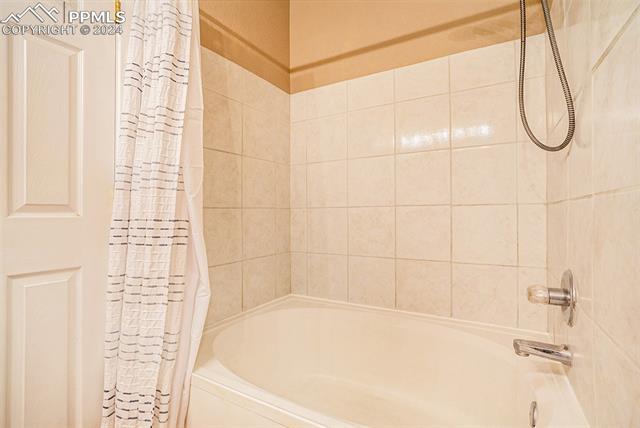 8956 Fox Drive 8-201