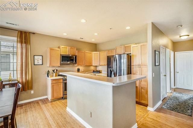 8956 Fox Drive 8-201