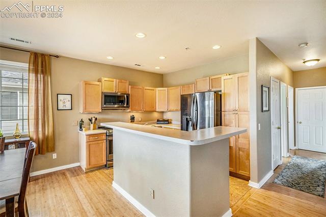 8956 Fox Drive 8-201
