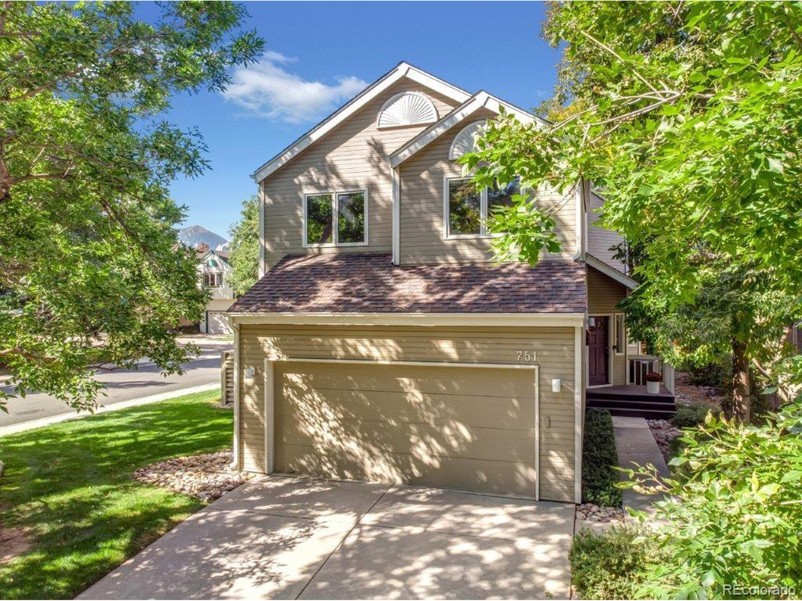 751 Racquet Ln