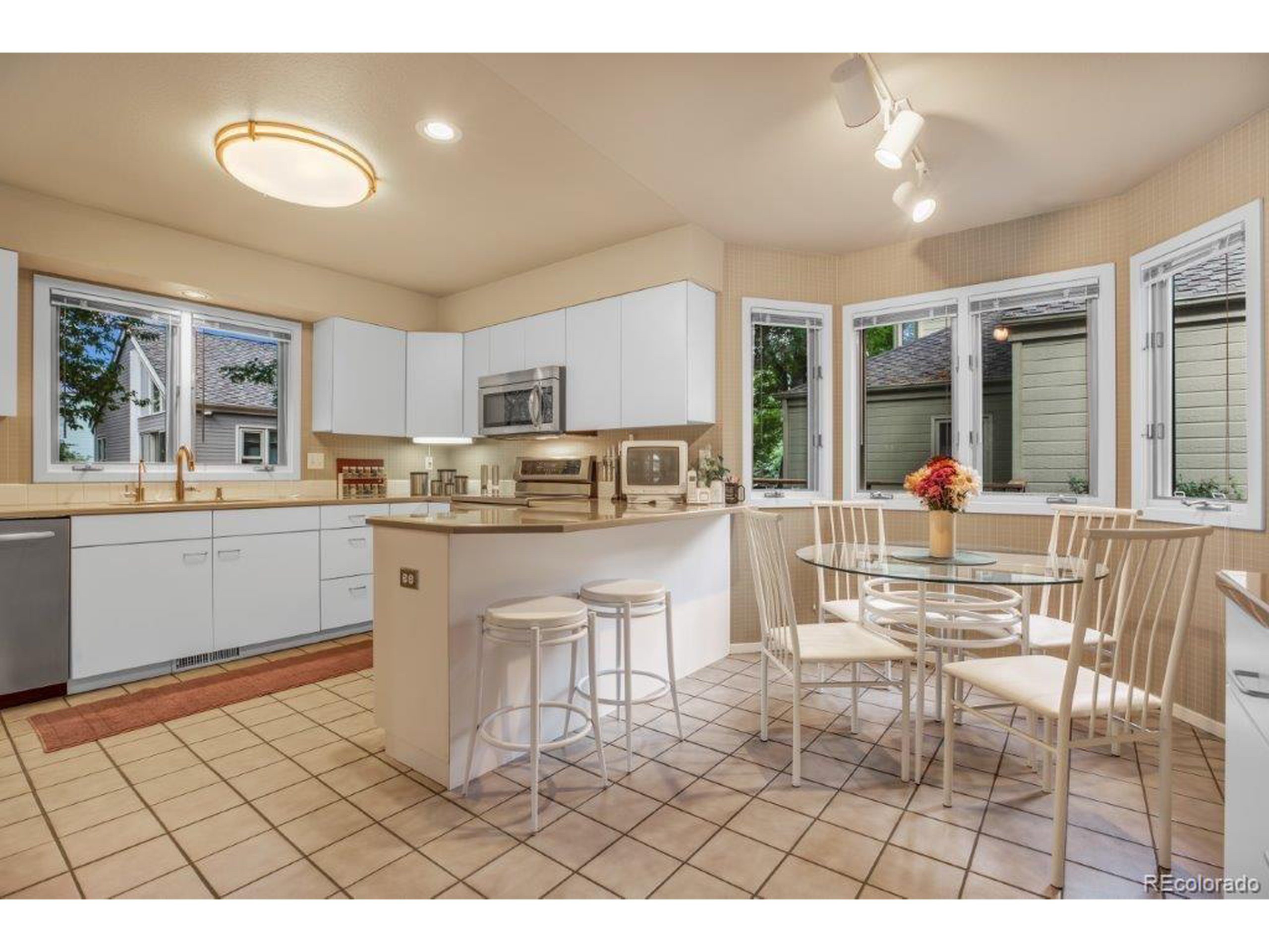 751 Racquet Ln