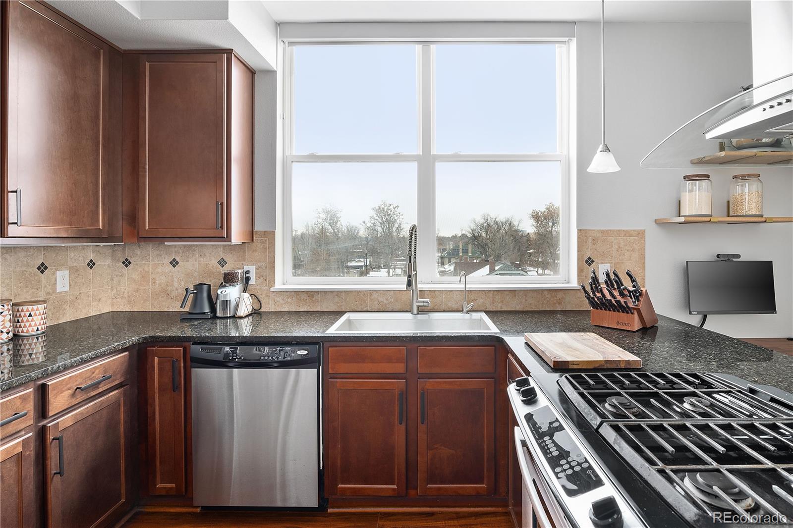 1488 Madison Street Unit: 306