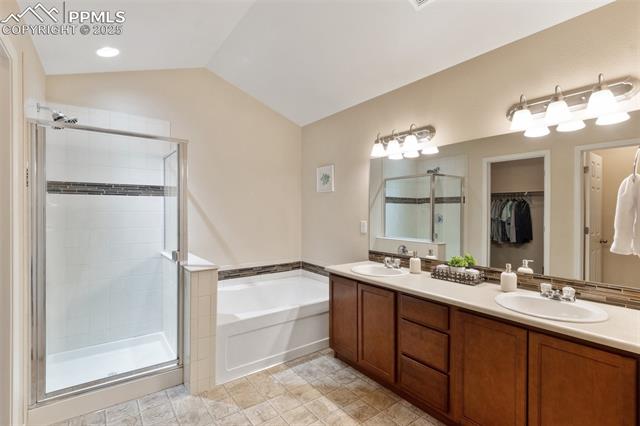 6467 Bluffmont Point
