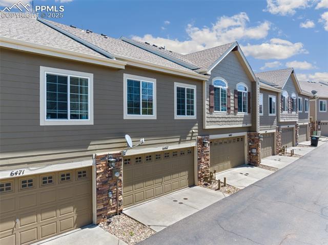 6467 Bluffmont Point