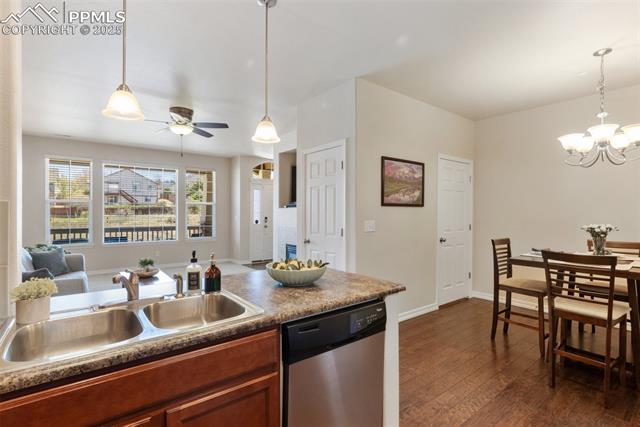 6467 Bluffmont Point