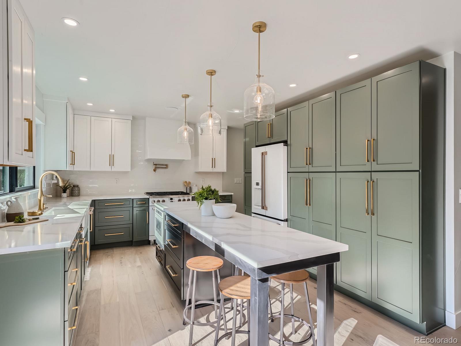 3469 E Easter Place