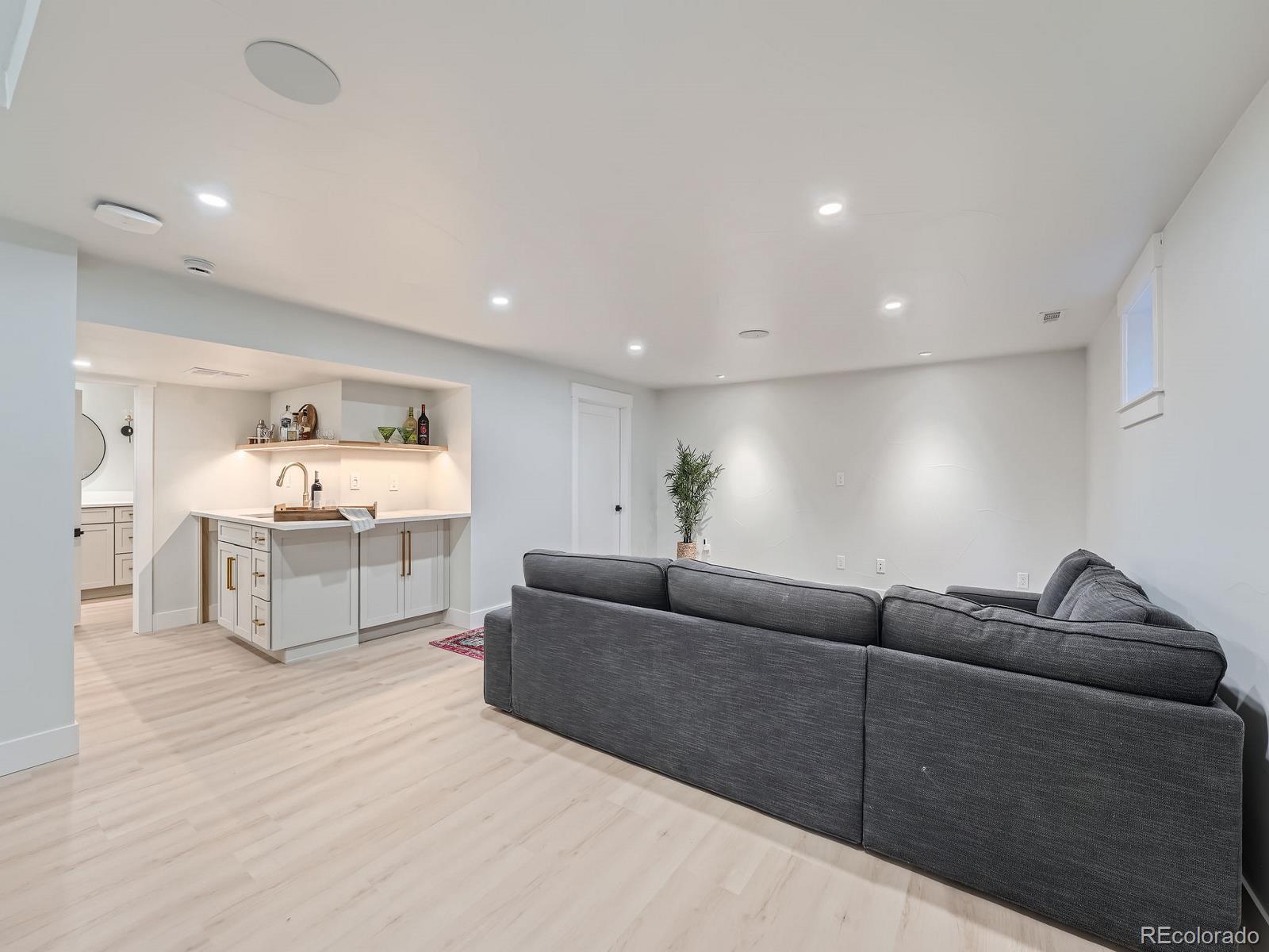 3469 E Easter Place