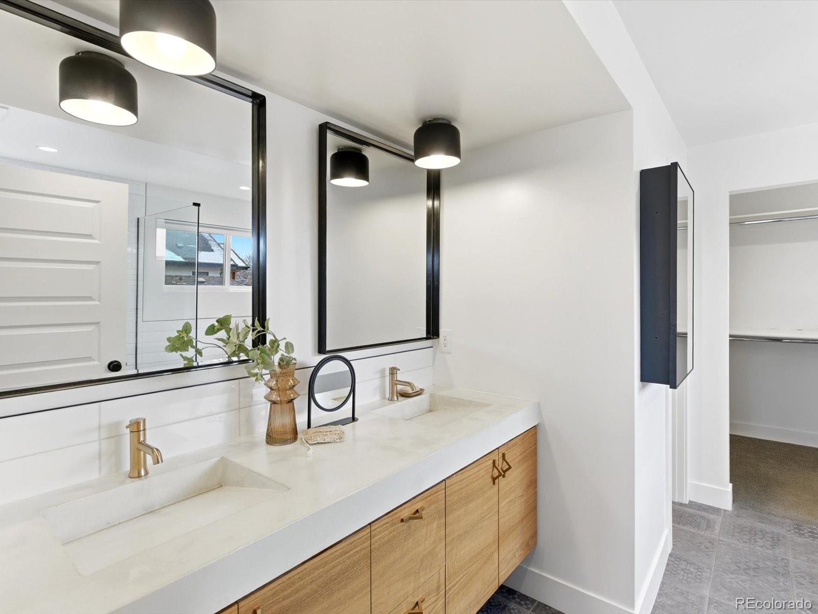 4141 Shoshone Street