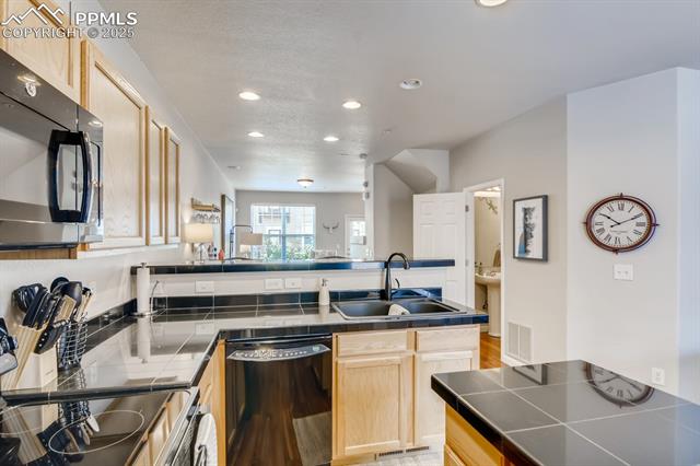 846 Victoria Ridge Point