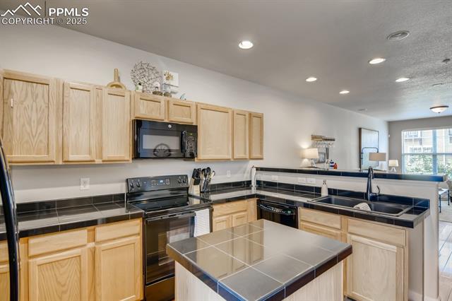 846 Victoria Ridge Point