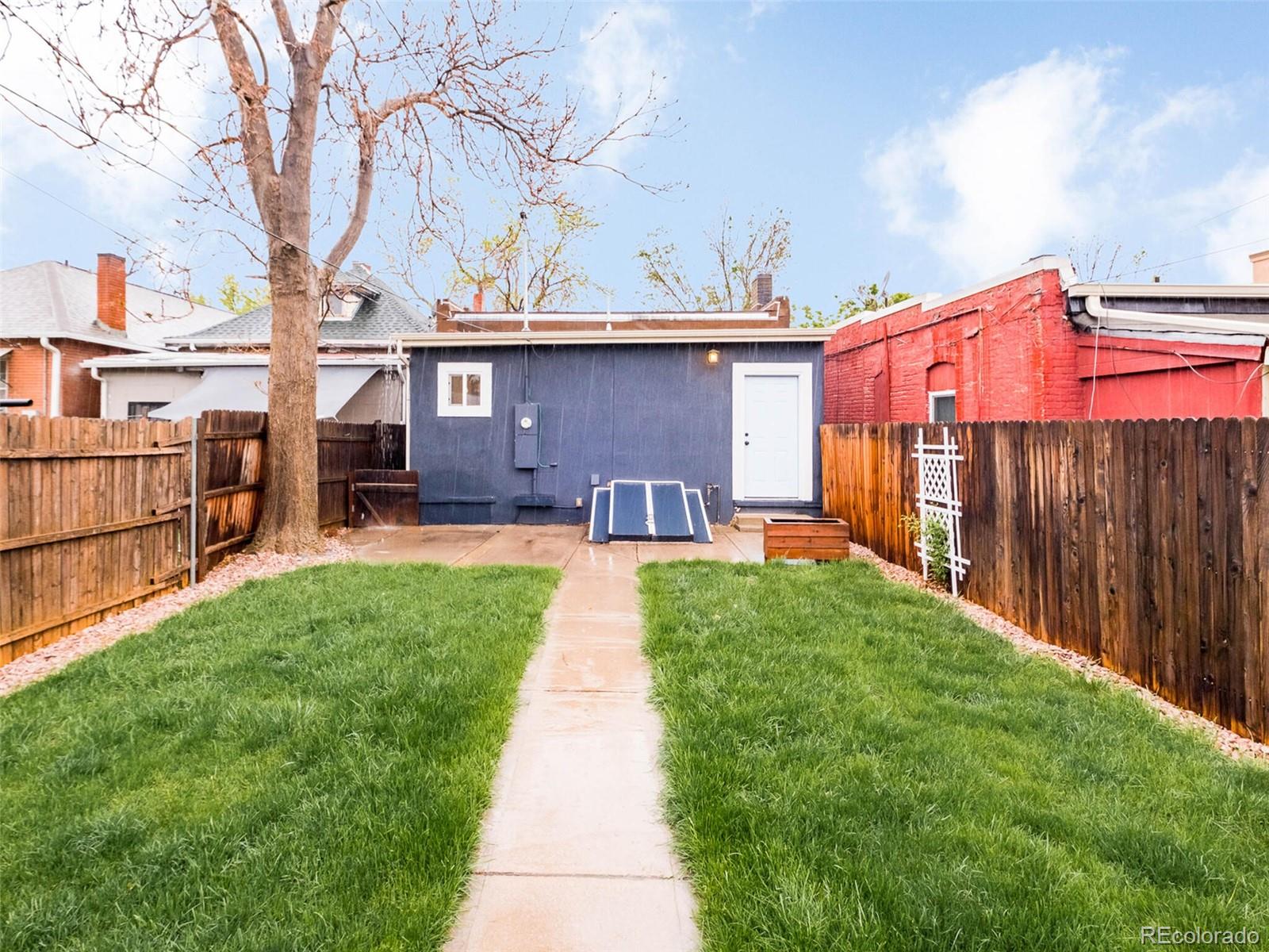 3440 Humboldt Street