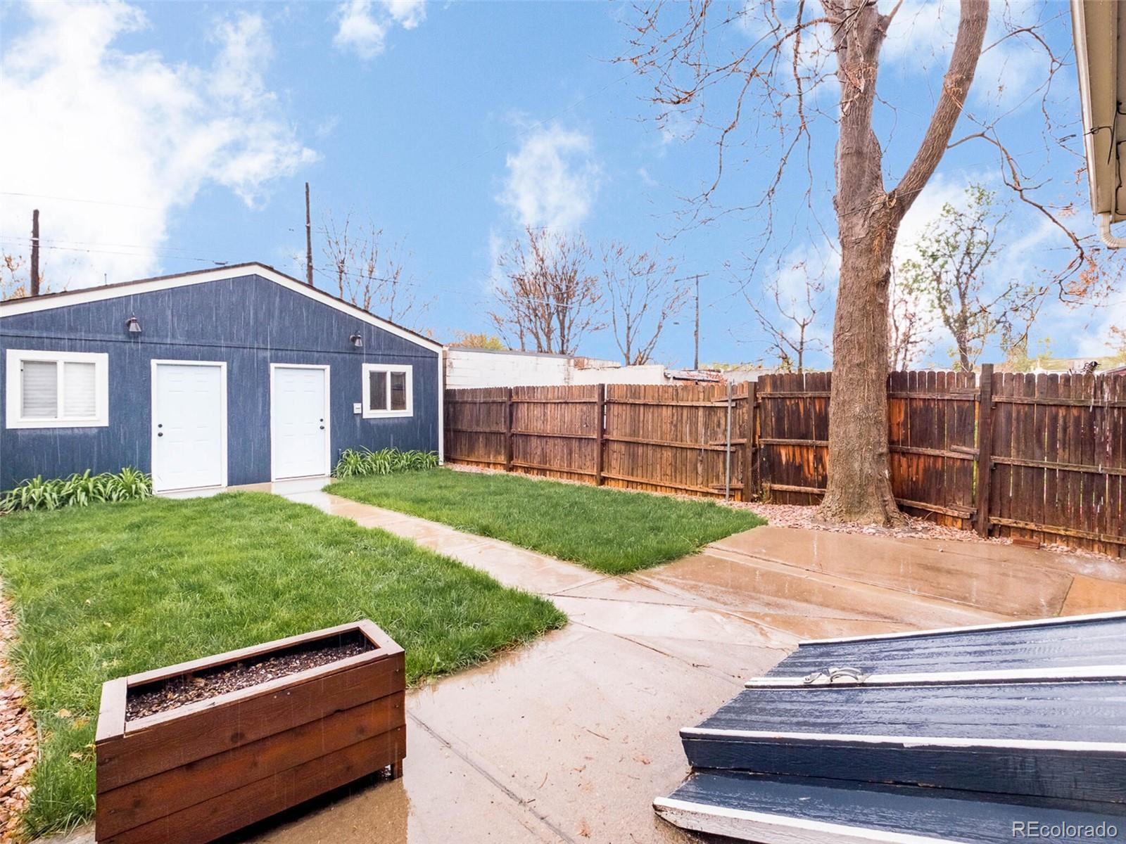 3440 Humboldt Street