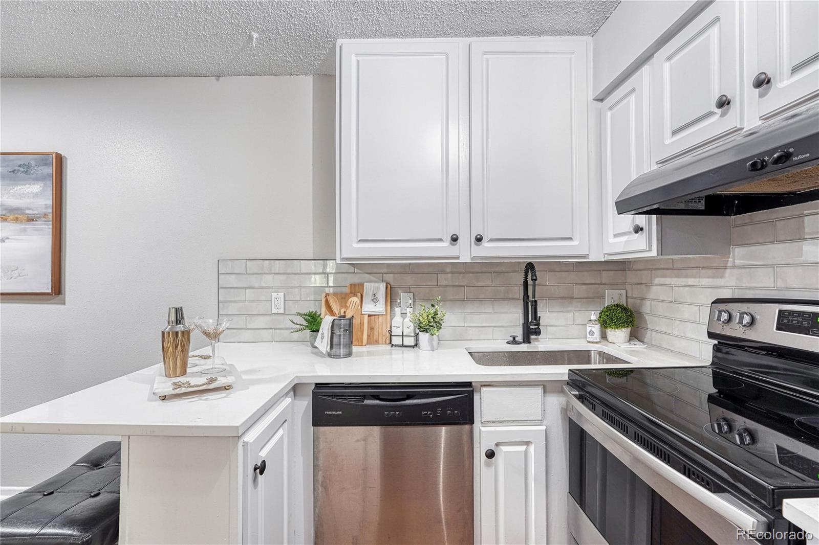 5300 E Cherry Creek South Drive Unit: 825