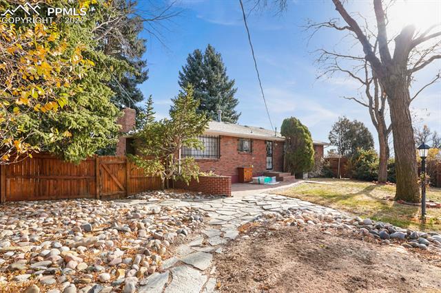 2302 Kent Lane