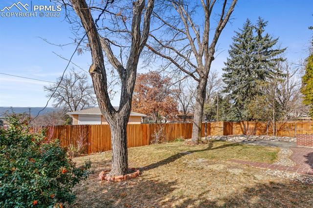 2302 Kent Lane