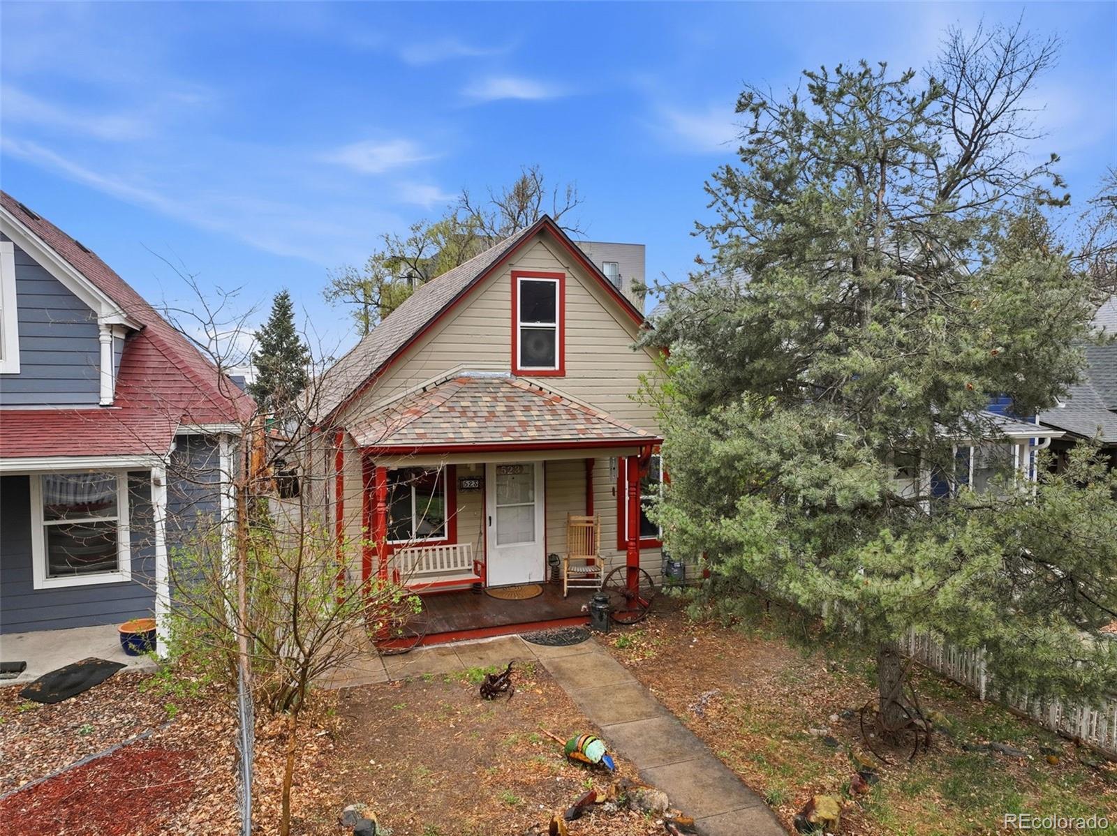 523 W Pikes Peak Avenue