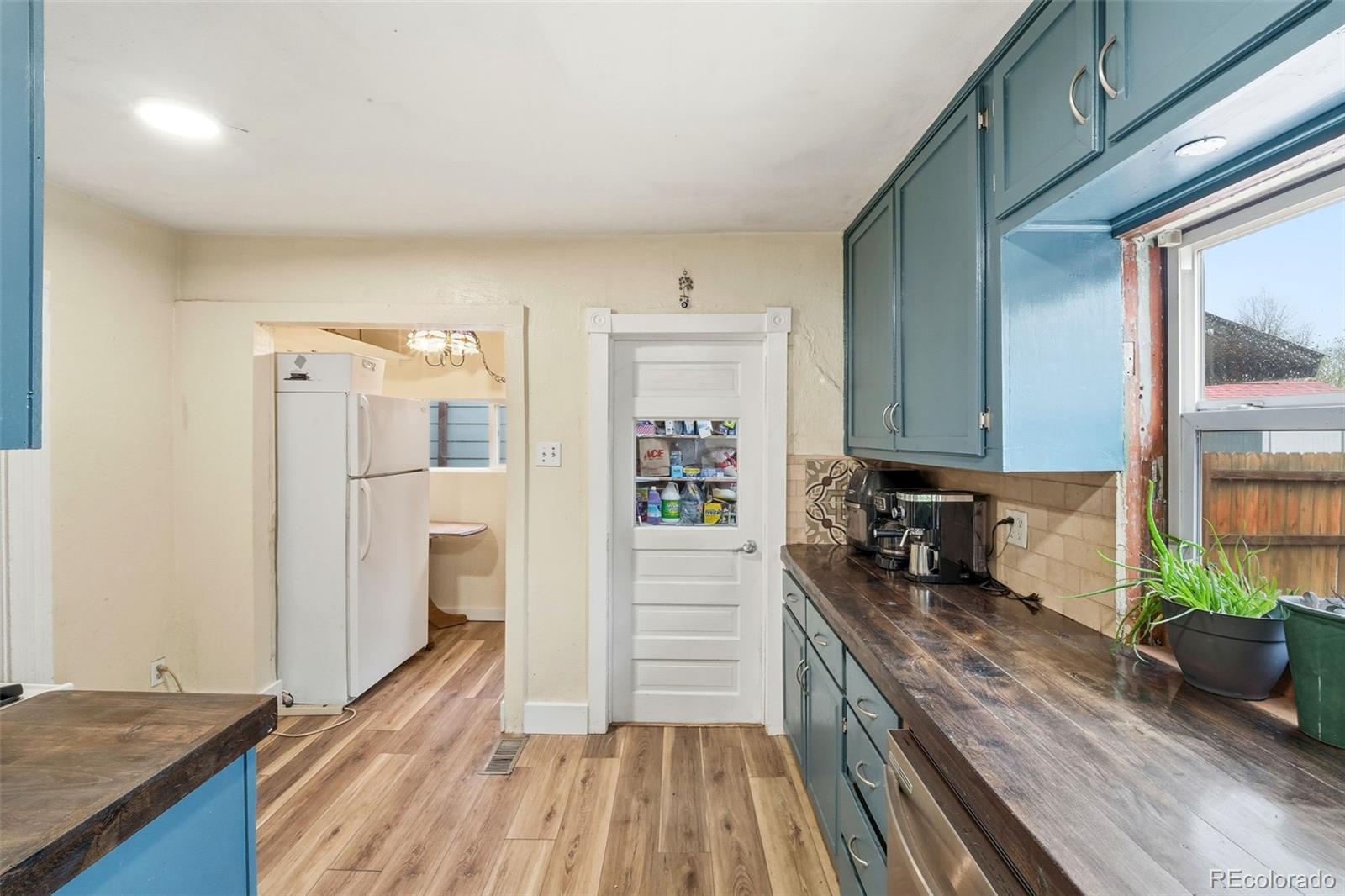 523 W Pikes Peak Avenue