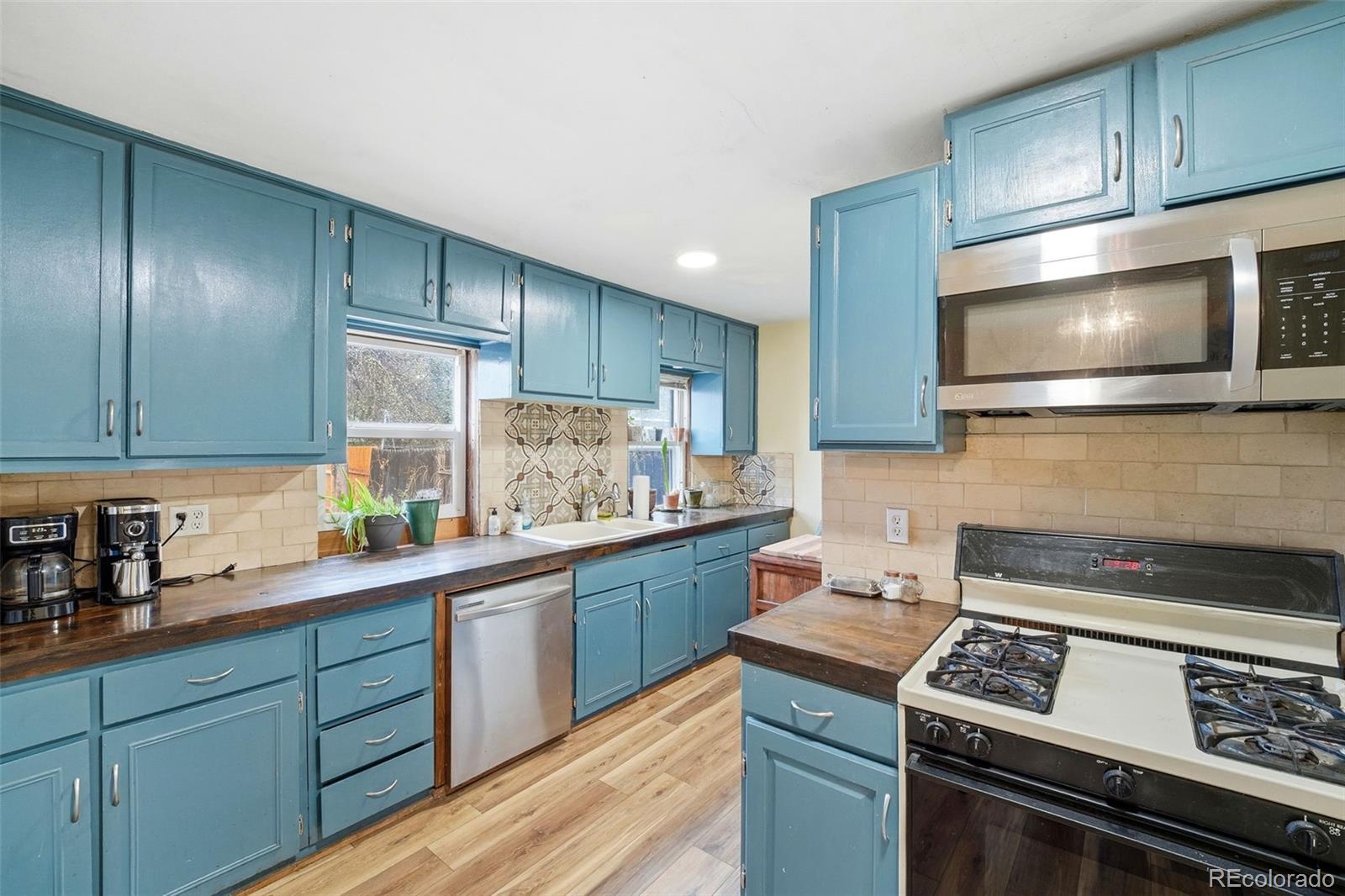 523 W Pikes Peak Avenue