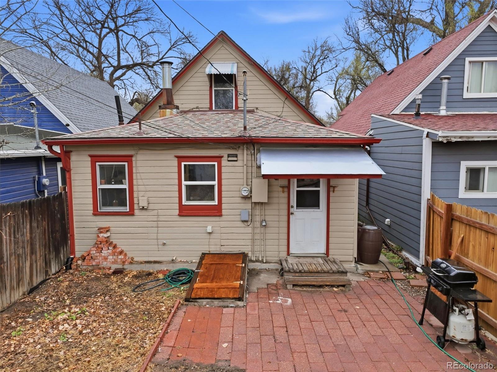 523 W Pikes Peak Avenue