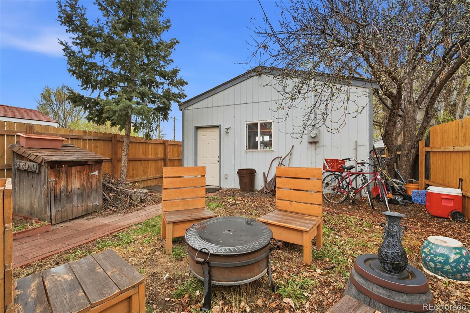 523 W Pikes Peak Avenue