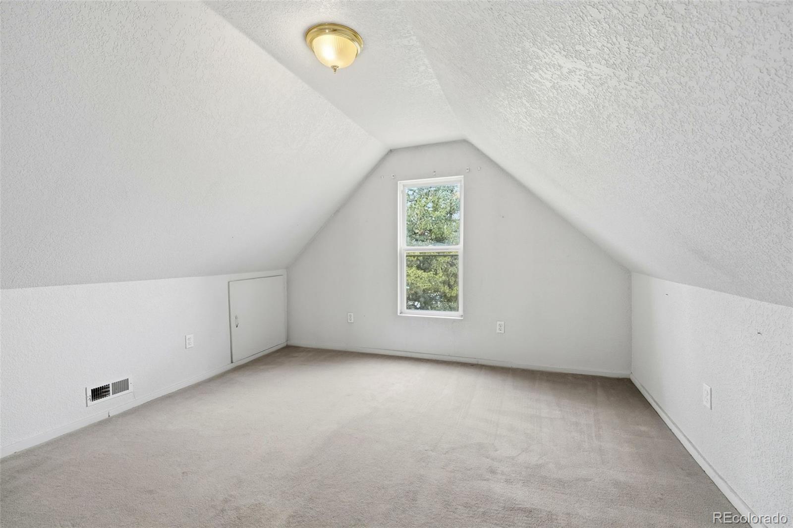 523 W Pikes Peak Avenue