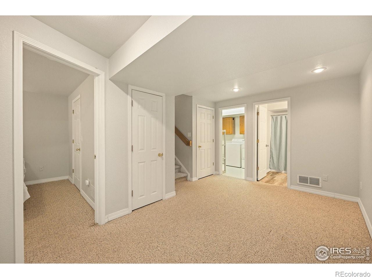 4500 Seneca Street Unit: 66