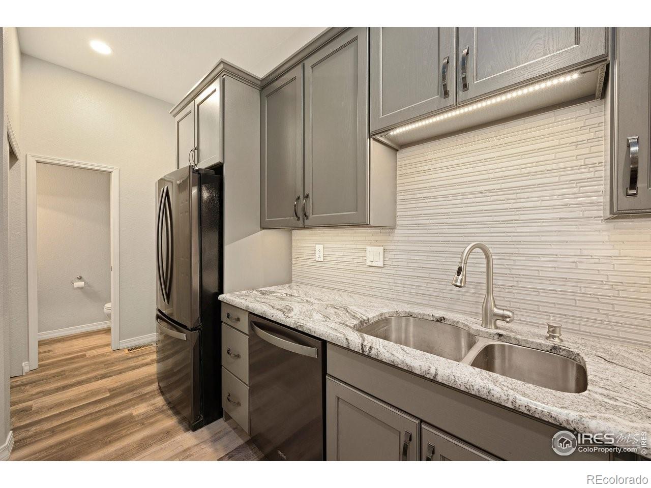 4500 Seneca Street Unit: 66
