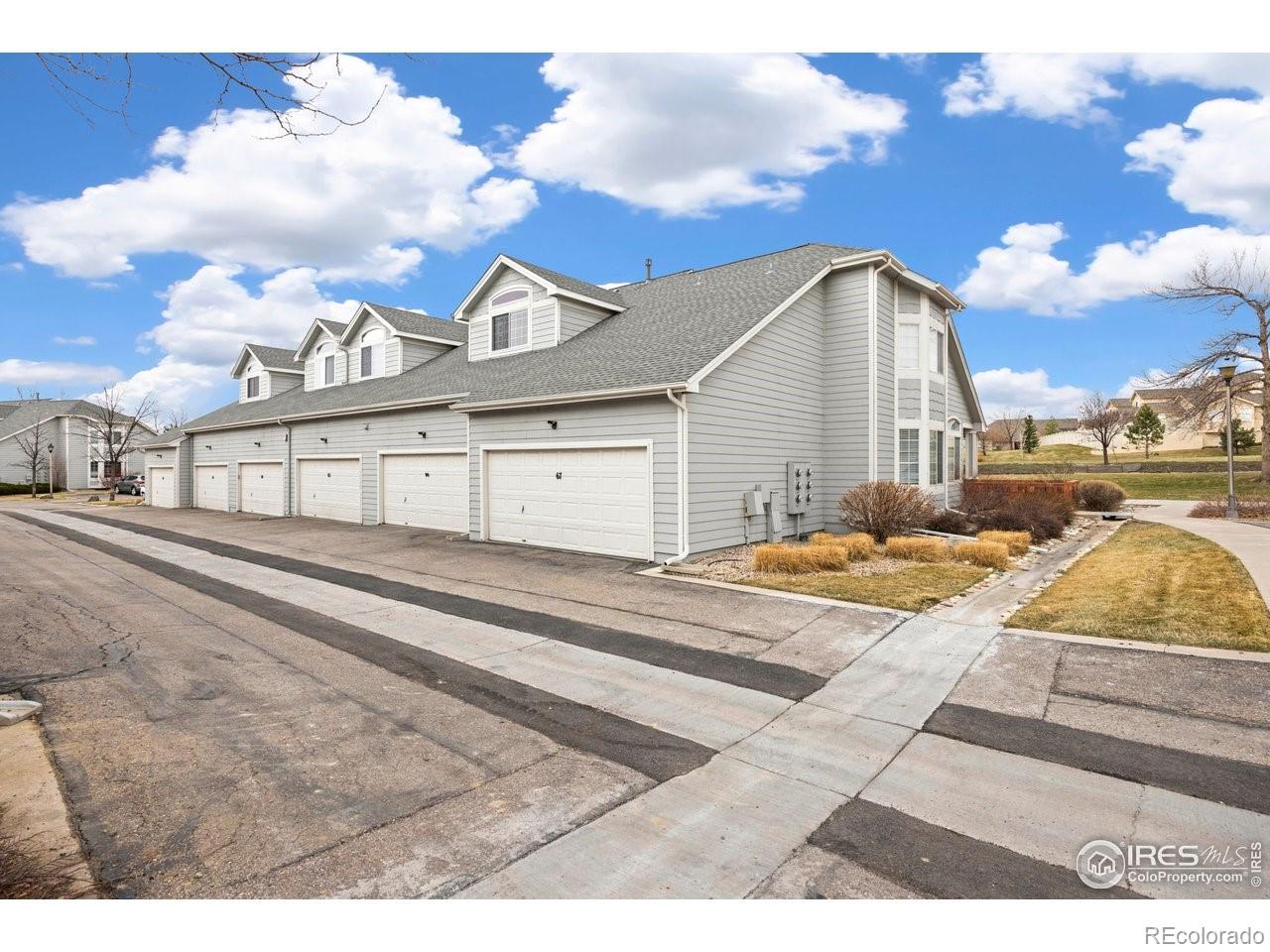 4500 Seneca Street Unit: 66